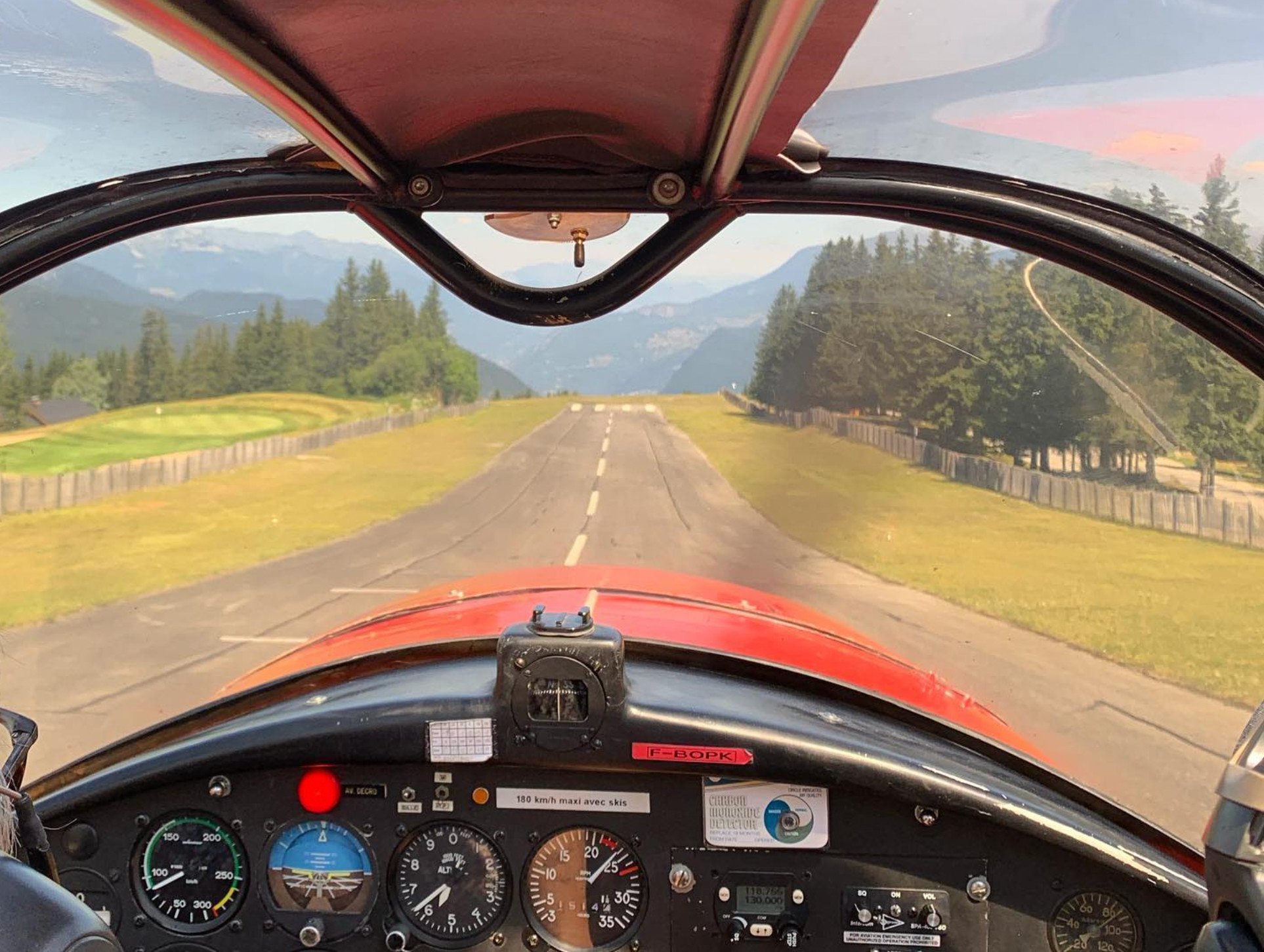 Altiport access authorization